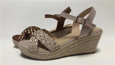 Sandalias con pedrería de lino